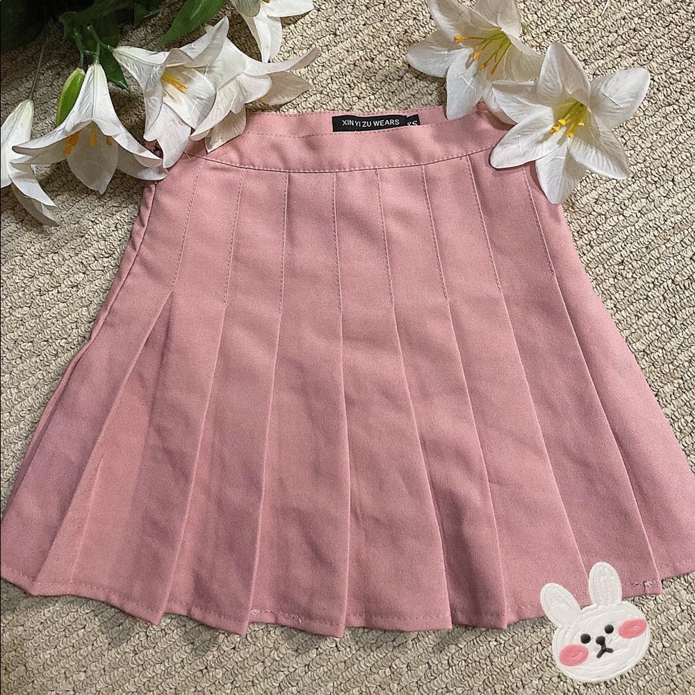 Pink Pleated skirt BRAND NEW